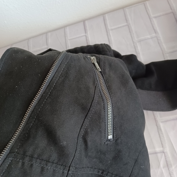 Divided jacket - Picture 13 of 13